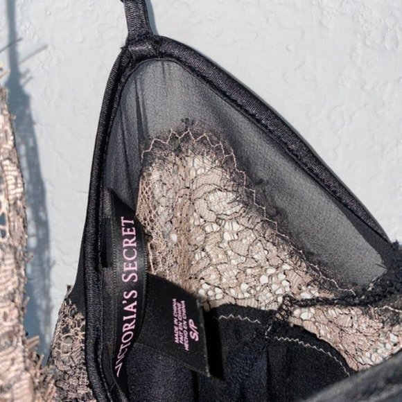 Satin Chantilly Lace Low Back Slip Black - Picture 5 of 9